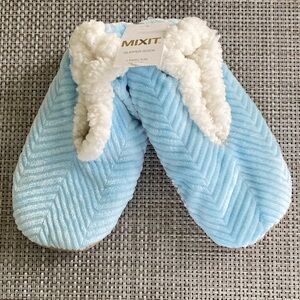 Mixit Light Blue Slipper Socks with White Fleece Lining  S/M